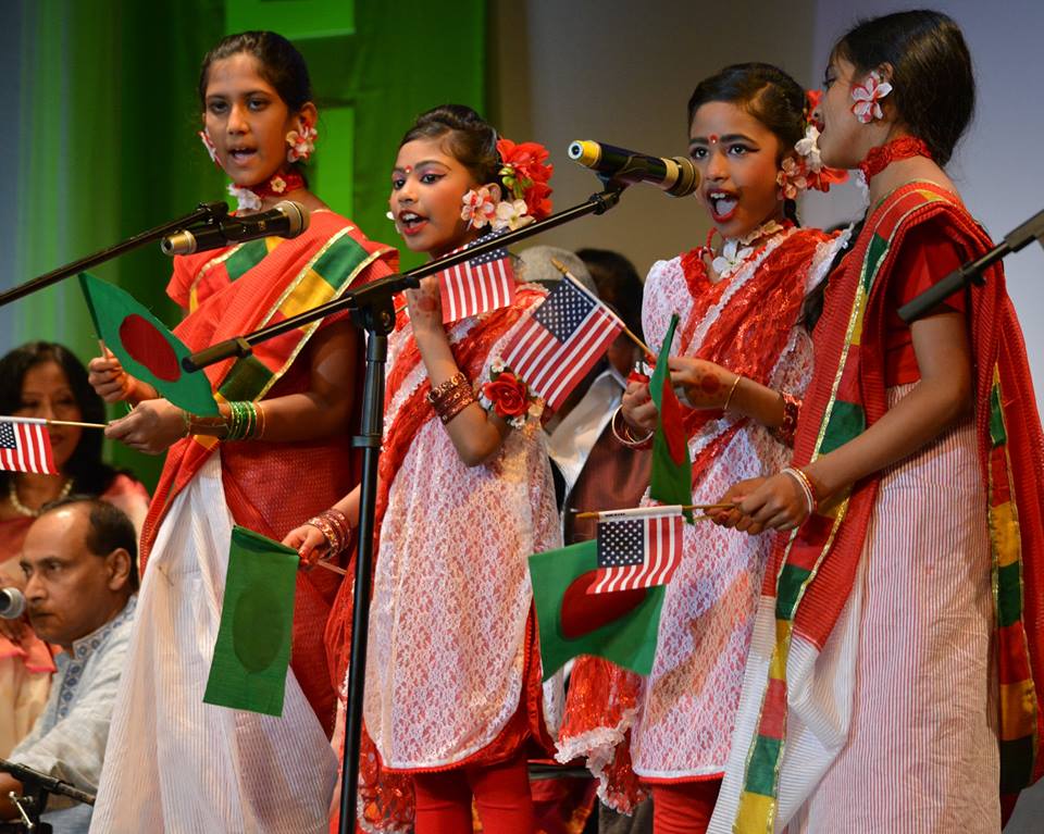 সব পোশাকেই বর্ষবরণ