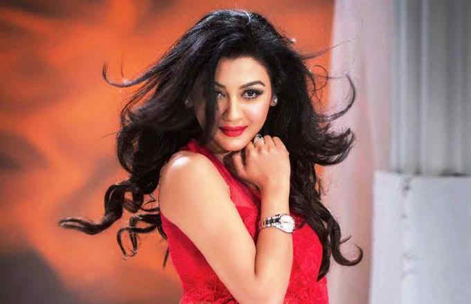 সৌরভের সারপ্রাইজ অতিথি জয়া
